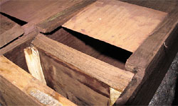 Holzpfeife mit nachträglich eingesetztem Oberlabium und aufgedoppeltem Kern vor der Restaurierung